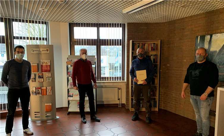 V.li. Pascal Hachenberg, Bürgermeister Mendel, Friedhelm Berger und Heiko Weller.Quelle: Verbandsgemeinde Puderbach