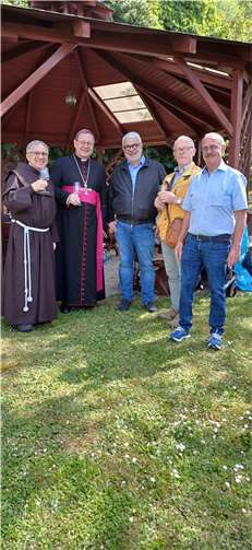 V.li. Pater Eryk Kapala OFM, Bischof Georg Bätzing, Michael Hörter Vorsitzender, Jakob Rosenbaum Beisitzer und Hermann-Josef Bretz Schatzmeister. Foto: Renate Bretz