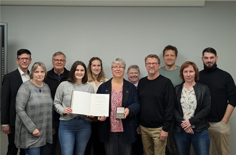 V.li. Patrick Zwiernik, Christine Reeka, Dr. Ulrich Kleemann, Kim Theisen, Janina Luipers, Dr. Claudia Tamm, Dorothea Meinold, Carl-Bernhard von Heusinger, Michael Kock, Alexandra Kaatz, Christopher Bündgen (KV Grüne Koblenz). Foto: Grüne Fraktion