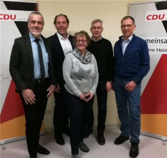 V.li. Peter Silbernagel, Paul Kreber, Marion Graf, Friedhelm Gödert und Georg Theobald.Foto: privat