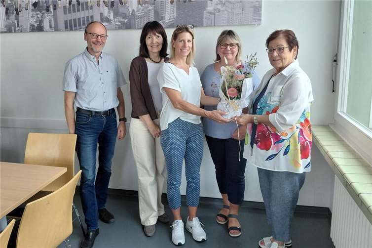 V.li. Pf. Friedemann Bach (Vorsitzender Förderverein SNW Bad Neuenahr, Schatzmeisterin Susanne Teehankee, Michaela Wolff, Fluthilfe-Ahr, Marion Surrey Leiterin des MGH/HdF Bad Neuenahr und Theresia Weber Schriftführern des FoeVSNW. Fotos: Ev. Kirchengemeinde Bad Neuenahr