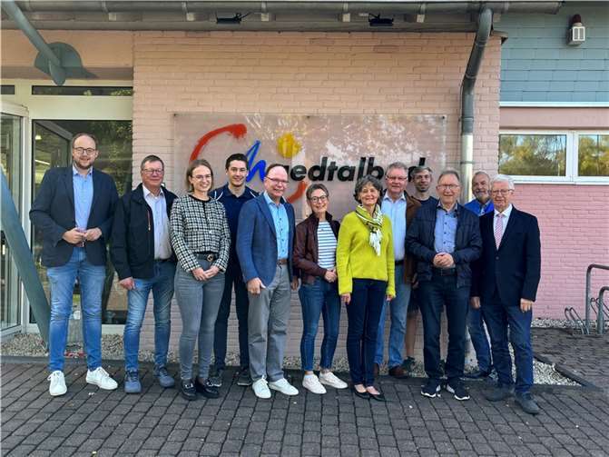 V.li. Pierre Fischer, Martin Lerbs, Kirsten Heumann, Dion Nebel, Thomas Boden, Cornelia Fröder, Carmen Boden, Viktor Schicker, Christian Reisdorf, Erwin Rüddel, Guido Eulenbach und Werner Wittlich. Foto: Florian Heumann