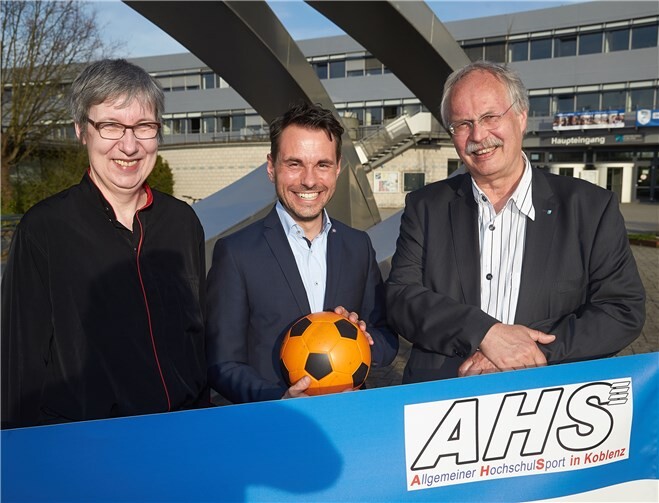 V.li. Prof. Dr. Kallenrode, David Langner und Prof. Dr. Bosselmann-Cyran. Foto: Hochschule Koblenz/Thomas Frey