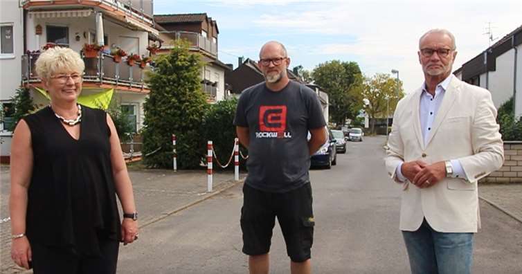 V.li. Ratsmitglied Marion Lipinski-Naumann, Herr Wangard (Anwohner) und Ratsmitglied Fritz Naumann.Quelle: SPD-Stadtratsfraktion