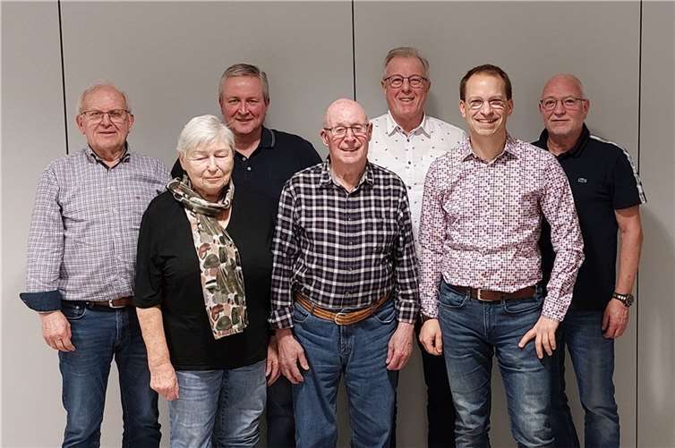 V.li. Reinhard Fey, Erika Schneider, Helmut Müller, Georg Koch, Klaus Urmersbach, Marco Kriechel und Günter Mettler. Fotos: privat