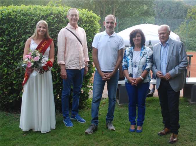 V.li. Rhein-Lahn-Nixe Sira I., Günther Groß und das Ehepaar_Labonte.Fotos: privat