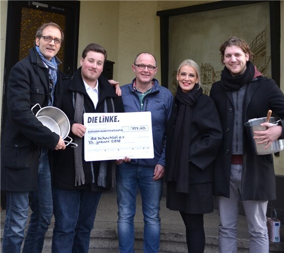 V.li. Rolf Künster von Human Connection, Tobias Christmann von Die Linke Koblenz, Erich Weber - Obdachlosenrestaurant „Mampf“, Sabiene Jahn von Human Connection und Christian Zillgen von Die Linke Koblenz, Sprecherrat. Tanja Kasprzak