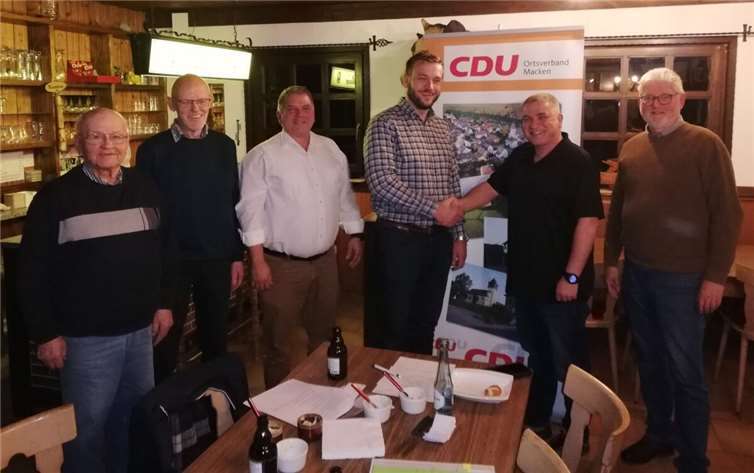 V.li. Rudi Gast, Rudi Börsch, OBM Marco Kneip, Christian Schuth / Vors. CDU Rhein-Mosel, Alexander Kneip / Vors. CDU Macken und Peter Scheidweiler. Foto: Frank Börsch