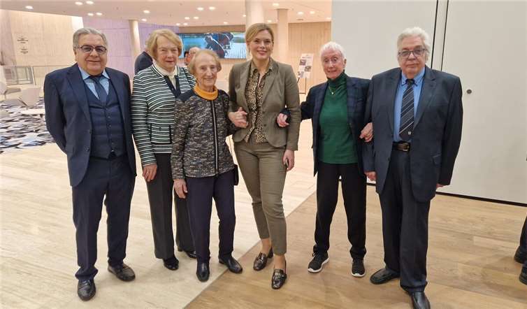 V.li. Rüdiger Brennig, Kirsten Steinebach, Roswitha Verhülsdonk, Julia Klöckner, Monika Artz, Wolfgang Brennig. Foto: Rüdiger Brennig