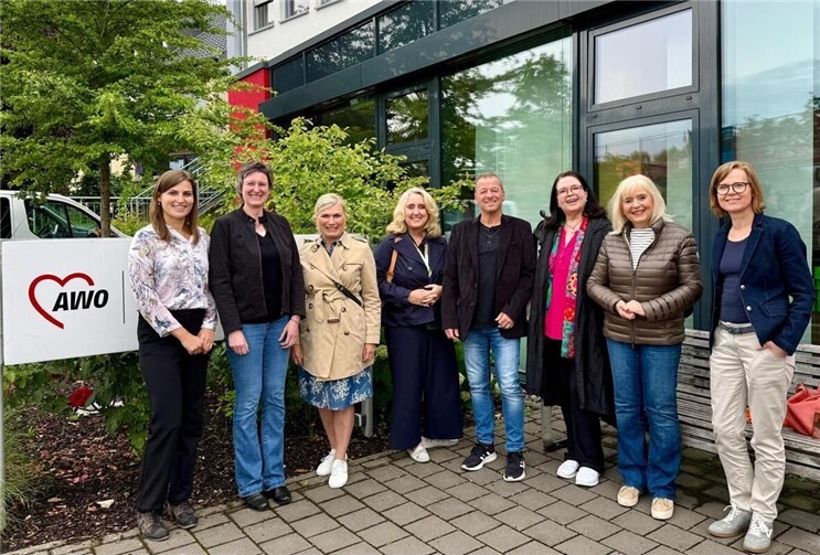 V.li. Ruth Vogt (AWO Koblenz, Rebecca Waldecker ( AWO Koblenz), Dietlind Benninghoven (ZONTA Club Koblenz), Daniela Merz-Balmes ( ZONTA Club Koblenz), Michael Bungarten ( AWO Koblenz) Ursula Targler-Sell ( Präsidentin ZONTA Club Koblenz), Margit Theis-Scholz ( ZONTA Club Koblenz), Michaela von Heusinger ( ZONTA Club Rhein Mosel).