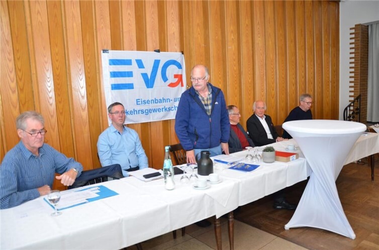 V.li. S. Schmitt 2. Vors., R. Beck EVG Mainz, R. Eultgem 1. Vors., Toni Schüller, Bürgermeister Bernhard Mauel, Berthold Träutlein.