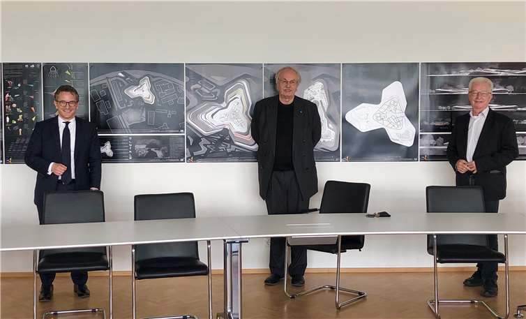 V.li. SPD-Bundestagskandidat Dr. Thorsten Rudolph, Hochschulpräsident Dr. Kristian Bosselmann-Cyran und SPD-Stadtratsmitglied Manfred Bastian.Foto: privat