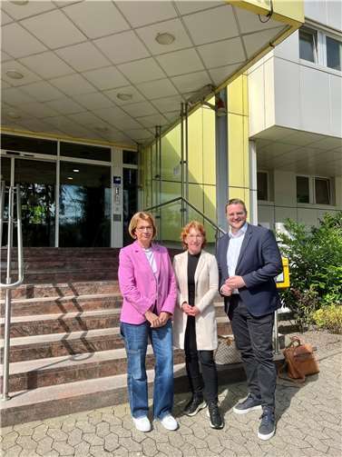 V.li. Sabine Glaser, Susanne Müller und Martin Diedenhofen (MdB).  Foto: Christian Reuther.