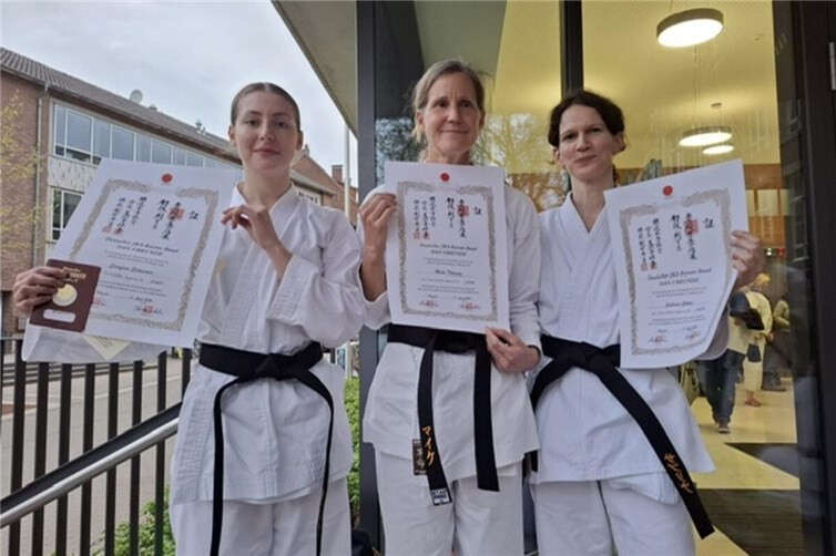 V.li. Serafina Schneider,Meike Tillmanns und Dr.Sabrina Güttes.