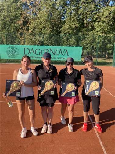 V.li. Sonja Gottlieb, Carmen Breitbach (Sieger)/Katja Maucher, Christine Bertgen (Platz 2).