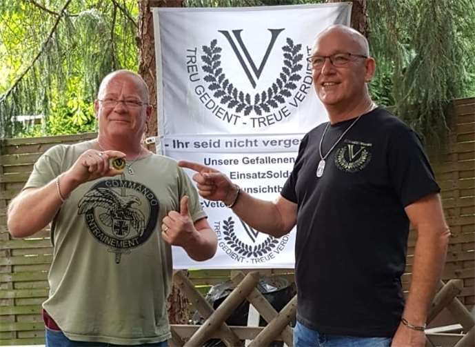 V.li. Stabsunteroffizier d.R. Andreas Zentner und Oberstleutnant a.D. Bernhard Drescher.Foto: privat