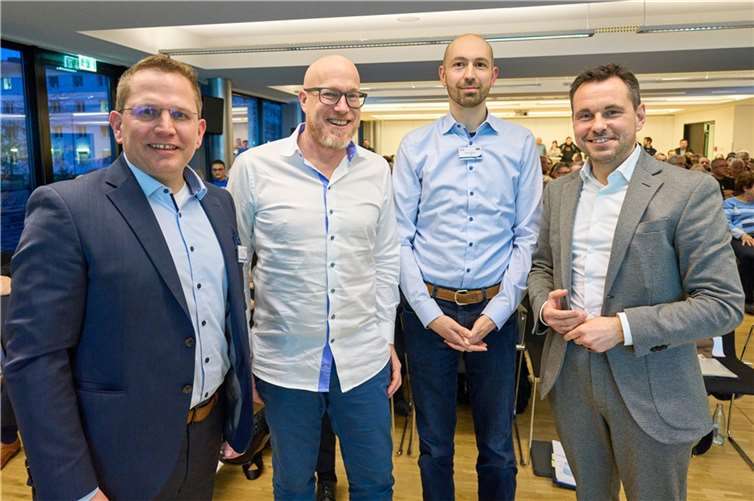 V.li. Stadtwerke Geschäftsführer Lars Hörnig, Projektleiter der evm Christian Schröder, Projektleiter der IfaS Daniel Oßwald und Oberbürgermeister Langner standen den Bürgerinnen und Bürgern Rede und Antwort. Foto: Sascha Ditscher/evm