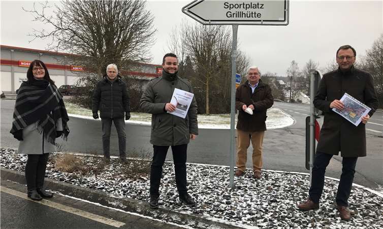 V.li. Susanne Hartmann-Etzkorn, Artur Cron, Torsten Welling, Heinz-Peter Mertens und Josef Oster.Quelle: Büro von Josef Oster