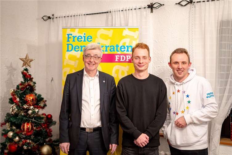 V.li. Sven Schillings (Kreisvorsitzender FDP Koblenz), Jonathan Voss (Wahlkreiskandidat), Florian Pernak (Vorsitzender Junge Liberale Rheinland-Pfalz). Foto: privat