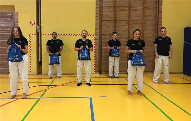 V.li. Tamara Haas, Khaled Abo Alloul, Lee Roy Manea, Nils Weber, Christina Kuhn und Manuel Skora.Foto: privat