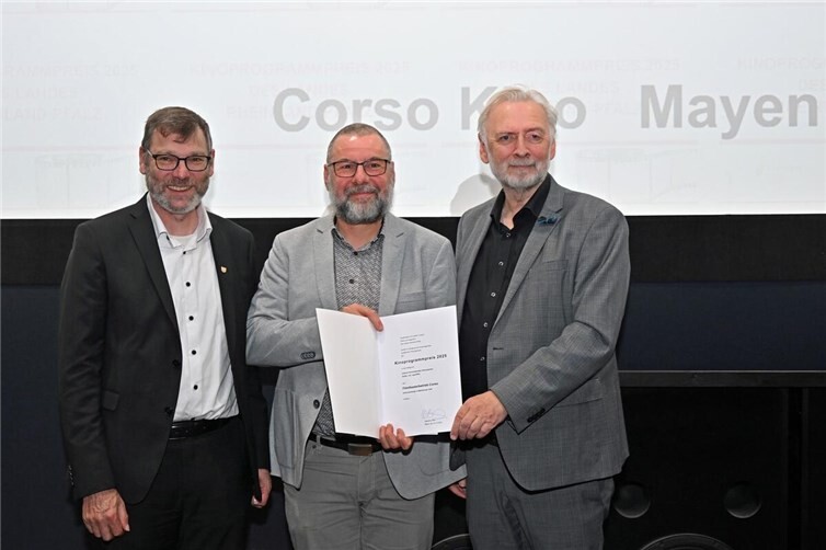 V.li. Thomas Schroeder, Michael Sexauer und Kulturstaatssekretär Jürgen Hardeck. Foto: Werner Dupuis