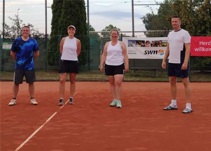 V.li. Thorsten Jungblut, Sarah Goldmann, Claudia Selt und Christian Saar.Quelle: TC Rengsdorf