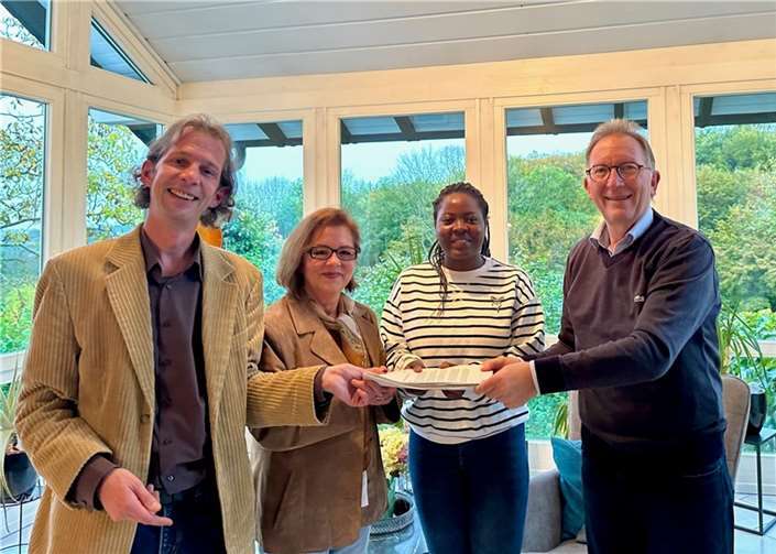 V.li. Thorsten Klein - Referent Öffentlichkeitsarbeit, Samper Almagro – Leitung Freiwilligenprogramm, Zaina Nontongo – Freiwillige aus Uganda, die ihren Dienst in der Kita Rheintalwiese in der Kreisstadt Neuwied ableistet.  Foto: Renate Rüddel