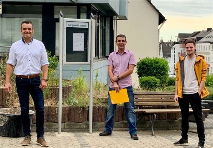 V.li. Tim Josef Michels (Ortsvorsteher), Lars Stein (Ortsbeiratsmitglied) und Philipp Warkentin (Gemeindebetreuer).Foto: Ortsvorsteherbüro Koblenz- Arenberg/Immendorf