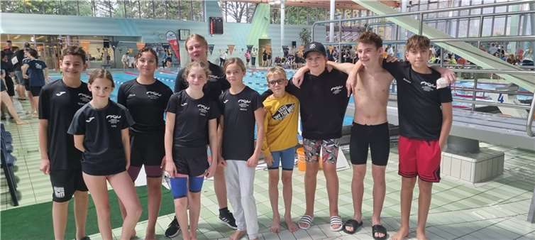 V.li. Tuna Pamir, Julia Weber, Julia Awad, Elena Wald, Martha Blum, Melina Stark, Moritz Mand, Tom Schmidt, Niklas Löwenstein und Maher Awad. Quelle: SC Poseidon Koblenz