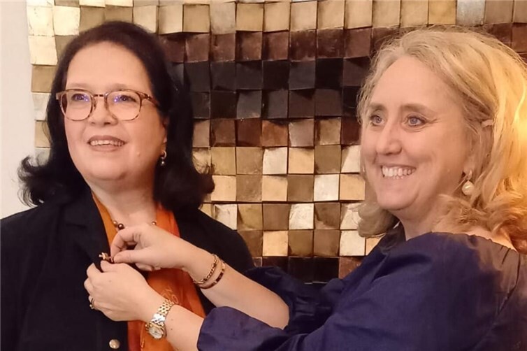 V.li. Ursula Targler-Sell - neue Präsidentin, Daniela Merz-Balmes - scheidende Präsidentin