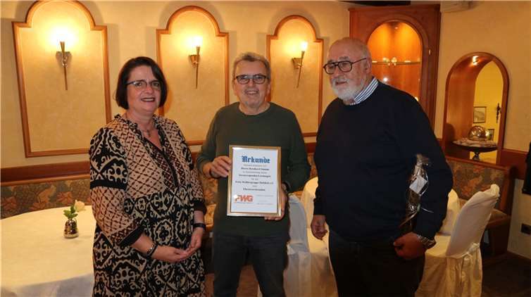 V.li. Vorsitzende Jutta Arnold mit dem Ehrenvorsitzenden Bernhard Stumm und Josef Scherhag. Quelle: FWG Ortsverein Dieblich e.V.