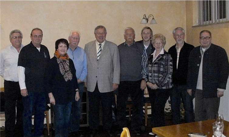 V.li. Werner von Umbscheiden - Beisitzer, Klaus Wirth - Beisitzer, Jutta Schneider - Kassenprüferin, Bernd Eicker - Kassenprüfer, Roland Walther - Erster Vorsitzender, Bernd Röhling - zweiter Vorsitzender, Marc Ruland (MdL) - Beisitzer, Elfriede Müller - Kassiererin, Gerd Roeder - Schriftführer, Roland Müller - Beisitzer. privat
