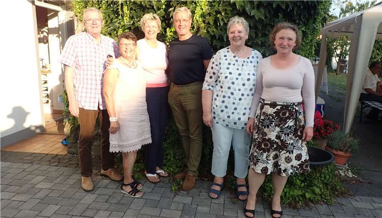 V.li. Wilfried Mühlhausen Vorsitzender Seniorenunion Swisttal, Margret Esch Vorstand FU, Martina Unger Vorsitzende FU, Dr. Norbert Röttgen MdB, Brigitte Haselwanter stellvertr. Gemeindeverbandsvorsitzende und Paula Timmers Vorstand FU.Foto: privat