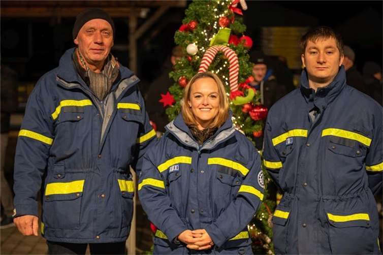 V.li. Wolfgang Reuß , Patricia Popp und Nils Piel.Foto: THW
