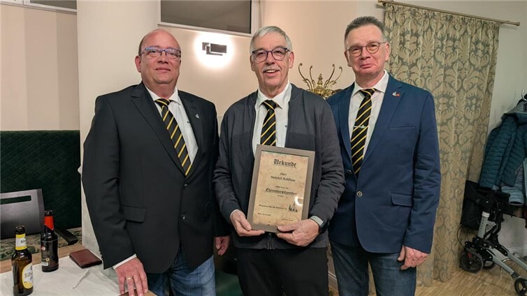 V.li. der neue 1.Vorsitzende Dietmar Brand, der neue Ehrenvorsitzende Hein Kohlhaas, der neue 2. Vorsitzende Thomas Groine.