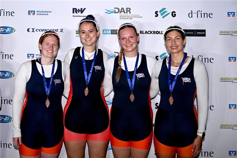 Starke Auftritte bei den Deutschen Sprintmeisterschaften V.li. die Gewinnerinnen der Bronzemedaille: Anna Marx, Elena Günthner, Meiline Boczula und Michaela Dörr. Foto: Detlev Seybt, meinruderbild.de