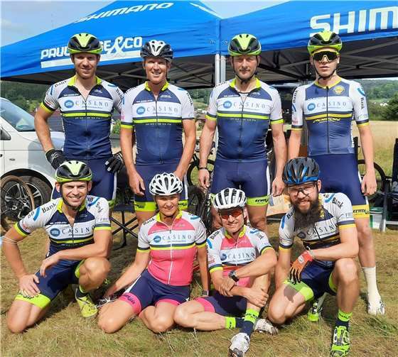 V.li. stehend Timo Igelmund, Fergus Neher, Ralf (Berry) Berenhäuser, Justin Kraus. V.li. sitzend: Harry Heckmann, Simone Neher, Erik Hühnlein, Zacharias Zschenderlein.Fotos: privat