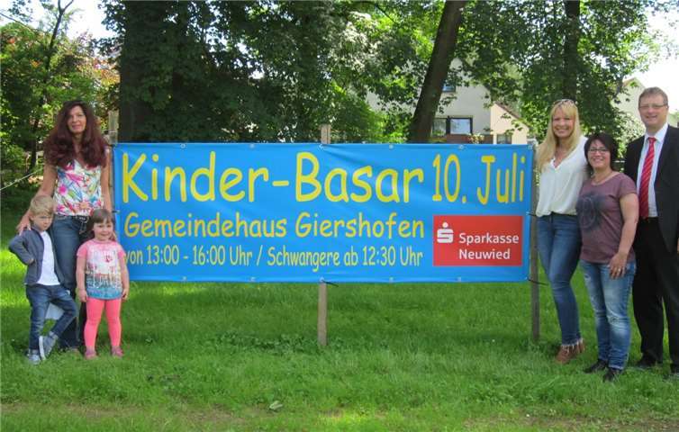V.li.: von der Leitung Kindergärten Dierdorf Silvia Dills, die erste Vorsitzende des Elternausschusses Jessica Gromnitza, die erste Vorsitzende des Fördervereins Petra Holschbach und Hans-Peter Schmidt von der Sparkasse Neuwied, Geschäftsstelle Dierdorf.privat