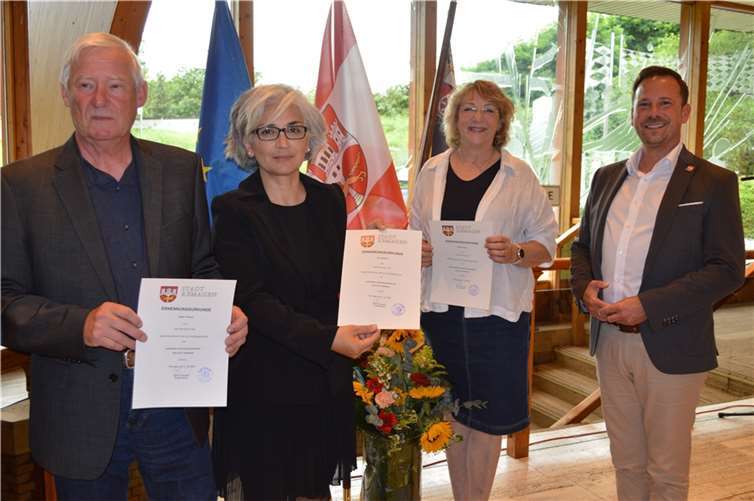 V.li. zweiter Beigeordneter Volker Thehos, dritte Beigeordnete Rita Schäfer, erste Beigeordnete Andrea Georgi und Bürgermeister Björn Ingendahl. Foto: AB