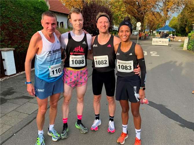 V.li.Joe Körbs, Daniel Bauer, Christian Böhning und Lisa Meouna Kerb. Quelle: Lauftreff des TV Altendorf-Ersdorf e.V.