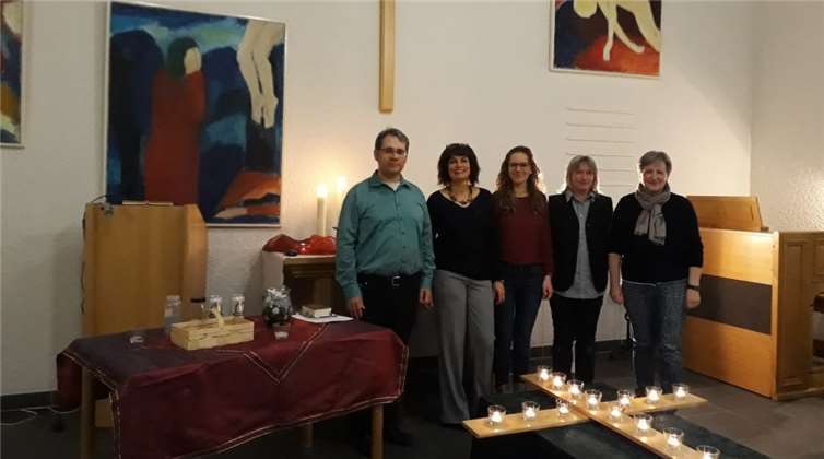 V.li.n.re.: Das Ensemble bestehend aus Andreas Beck, Ilka Lenz-Heuchemer, Anna Schutzeich, Gabi Rieger und Valentina Leinweber.  privat