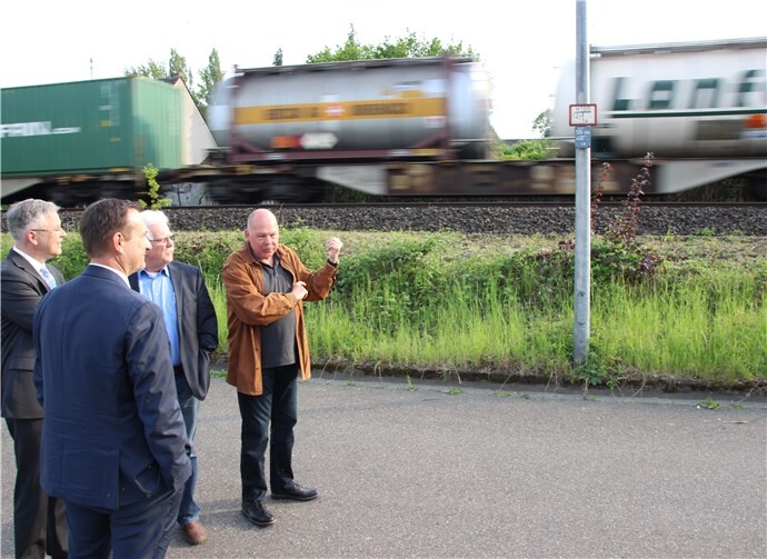 (V.li.n.re.) Dr. Klaus Vornhusen, Thomas Przybylla, Gerd Heim und Rolf Papen in der Langfuhr.