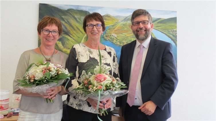 V.li.n.re.: Elisabeth Feiden, Renate Hirschen und Bürgermeister Wolfgang Lambertz. privat