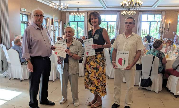 (V.li.n.re.) Heiner Tamms (Vorsitzender), Margret Beckmann, Monika Nolden und Günter Winkel (Stv. Vorsitzender). Foto: Irene Tuschen