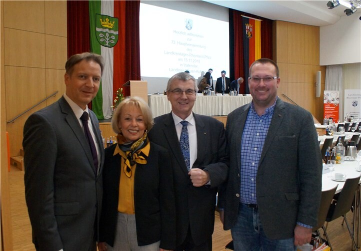 (V.li.n.re.) Horst Hohn (Geschäftsführer der CDU-Kreistagsfraktion Mayen-Koblenz), Hannelore Knabe (Kreistagsmitglied), Dr. Alexander Saftig (Landrat Mayen-Koblenz) und Gino Gilles (Kreistagsmitglied). privat