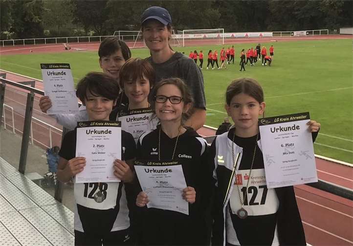 (V.li.n.re.) Svea Weber, Gregor Hoffmann, Noah Seibel, Trainerin Tanja Seibel, Colleen Rübenach und Mia Dott. Foto: privat