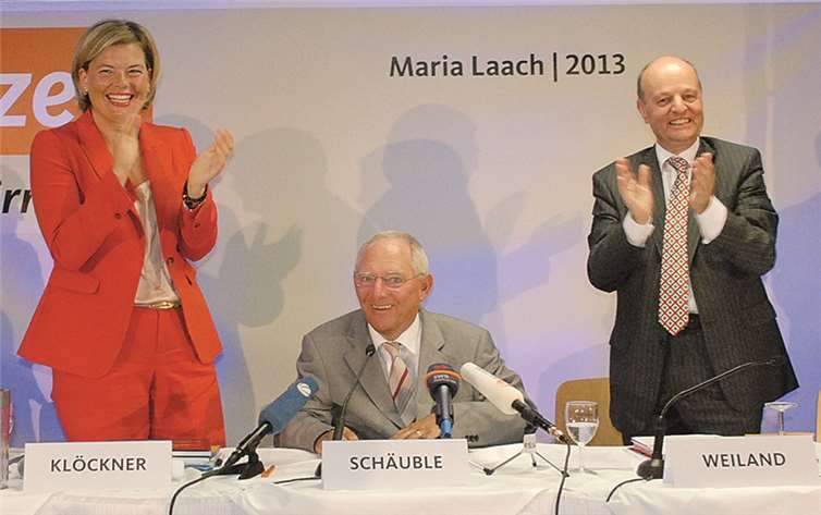 V.ll CDU Landesvorsitzende Julia Klöckner (1.v.l.) konnte Bundesfinanzminister Wolfgang Schäuble zurKlausurtagung der CDU Rheinland-Pfalz in Maria Laach begrüßen Schwarz