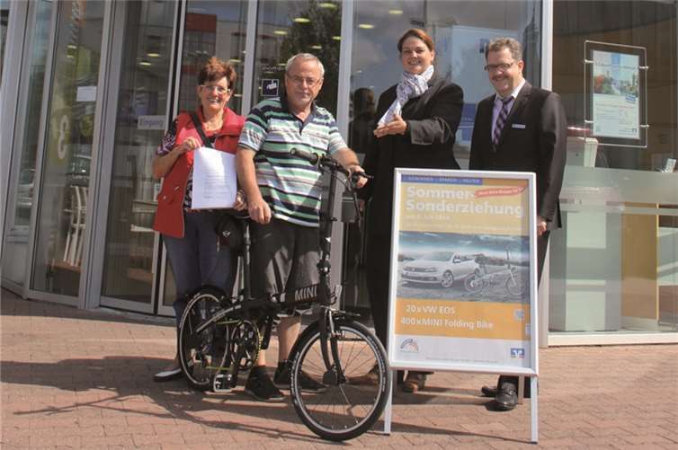 V.l.n.r.: Anna Huther, Gewinner Wilhelm Weyand, Bernadette von Twickel und Wilfried Wershofen. Privat