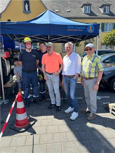V.l.n.r. David Helling (Gruppenführer Fachgruppe N), Stefan Schmitz (Ortsbeauftragter THW Bendorf), Peter Moskopp (MdL), Klaus Döring (Vorsitzender CDU Bendorf), Joachim Boos.  Foto: privat