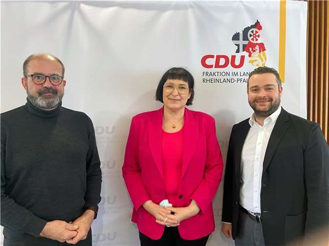 Für pragmatische Lösung sorgen V.l.n.r. Die CDU-Abgeordneten Peter Moskopp, Anette Moeta und Torsten Welling fordern pragmatische Lösungen bei Grundsteuer. Foto: CDU